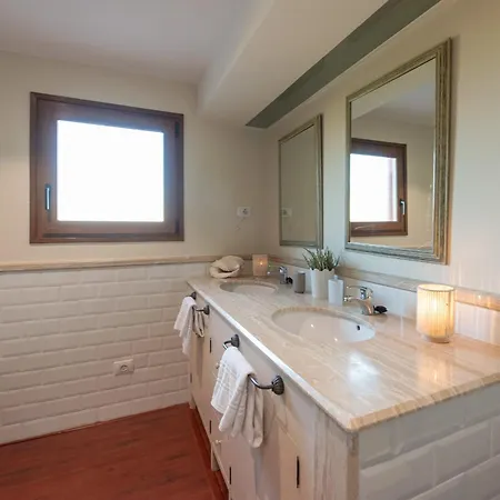 Luxury Country & Rural Palmas Apartment *